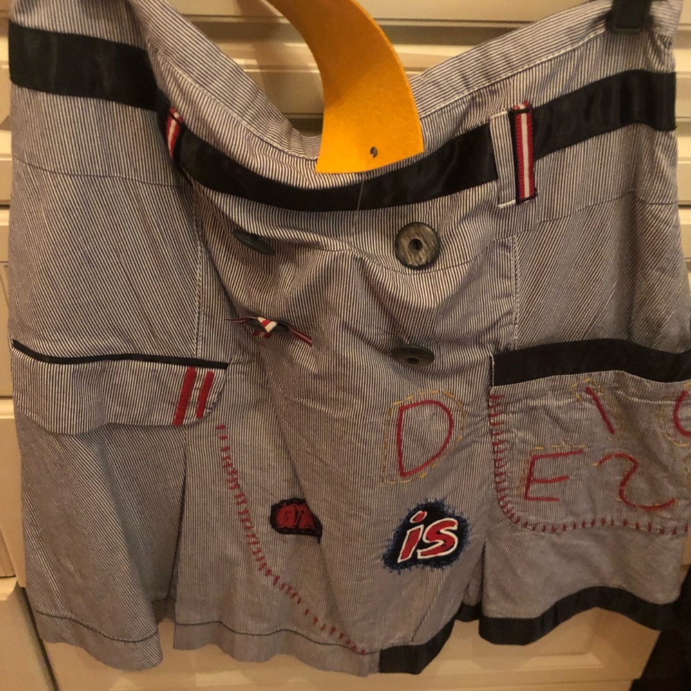 Desiguel gorgeous skirt.  Size 44. New